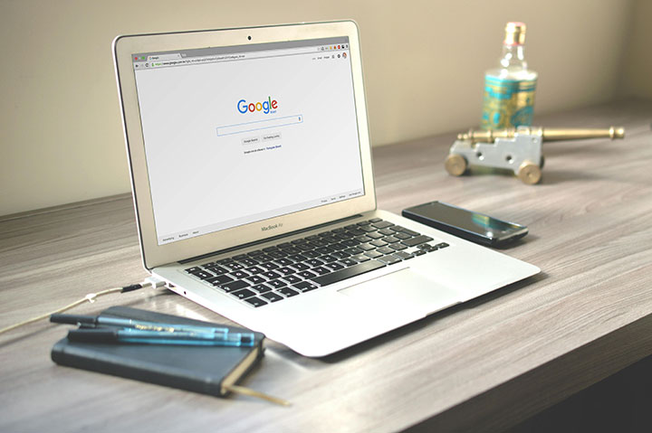 Laptop browser with Google Search